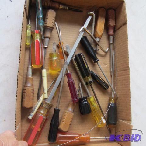 lot 194 image: Screwdrivers