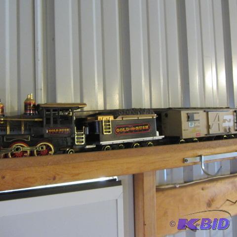lot 230 image: Battery Operated Train