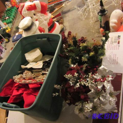 lot 254 image: New Holiday Tree, Lights