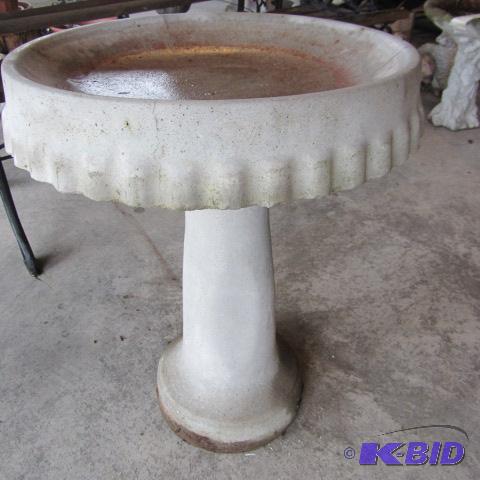 lot 29 image: Cement Bird Bath