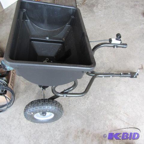 lot 37 image: Agri-Fab Trailer Spreader