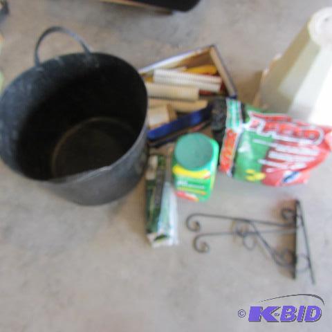 lot 48 image: Yard & Garden Supplies
