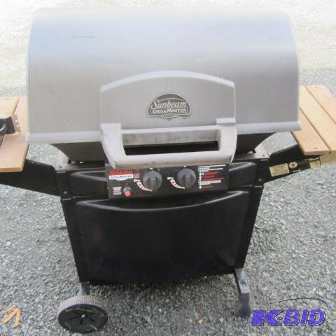 lot 51 image: Sunbeam Grillmaster BBQ Grill