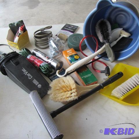 lot 84 image: B&D Vac, Cleaning Supplies