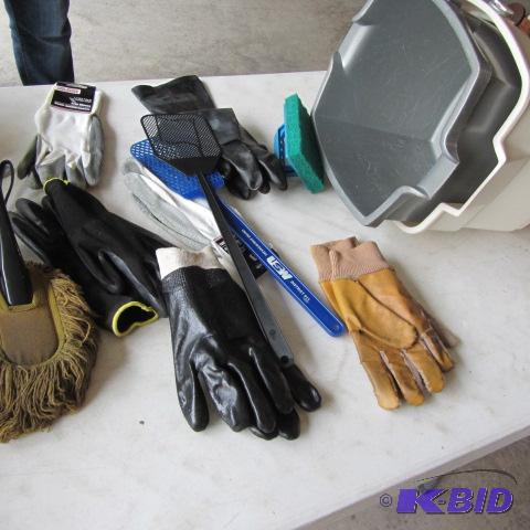 lot 91 image: Gloves & Pails