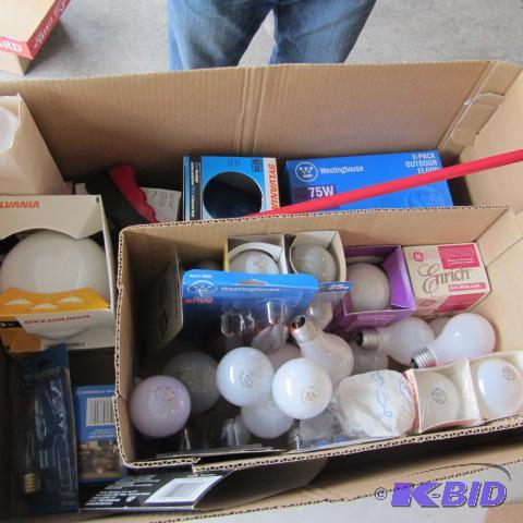 lot 97 image: Light Bulbs, Grabber
