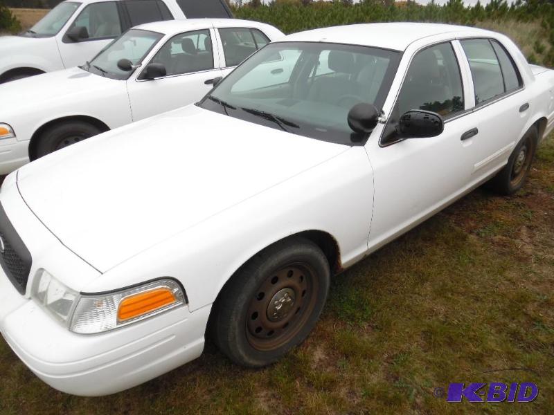2010 FORD CROWN VICTORIA