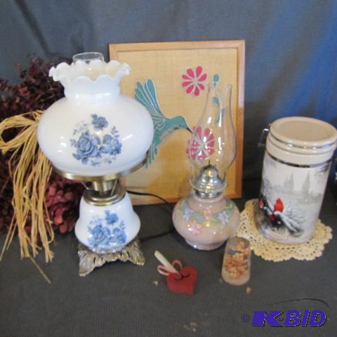 lot 121 image: Hurricane & Kero Lamps