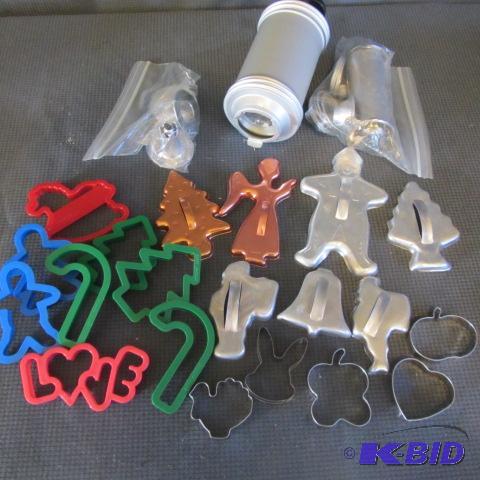 lot 145 image: Cookie Cutters, Presses