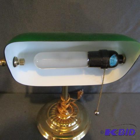 lot 151 image: Desk Lamp
