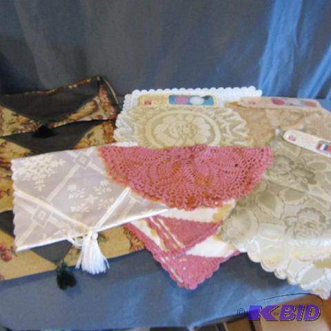 lot 159 image: Fancy Table Linens