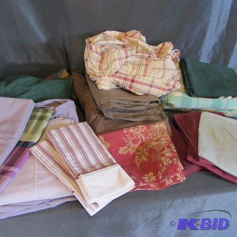 lot 195 image: Sheets & Pillow Cases