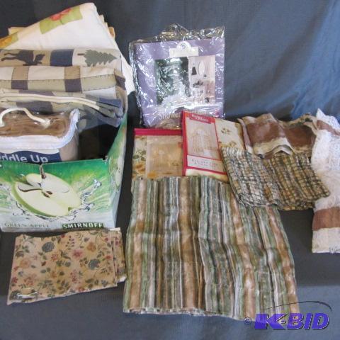 lot 200 image: Flannel Sheets, Curtains