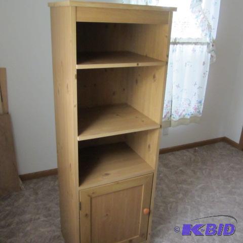 lot 22 image: Cabinet