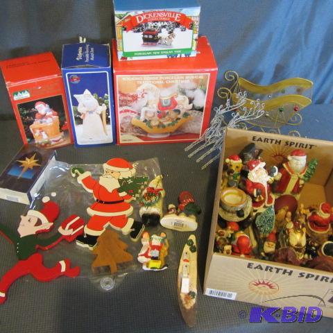 lot 220 image: Christmas Decorations
