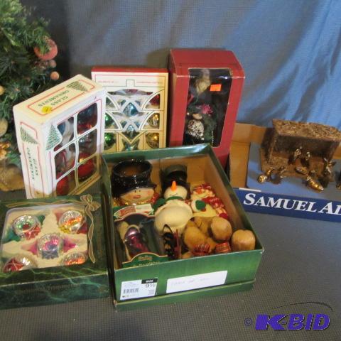 lot 222 image: Tree, Topper, Ornaments