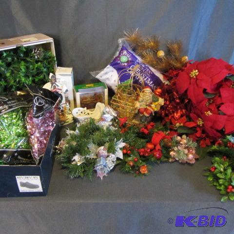 lot 227 image: Christmas Decorations