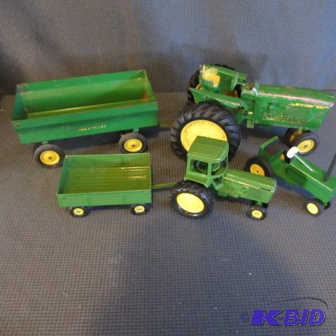 lot 237 image: John Deere Tractors & Wagons