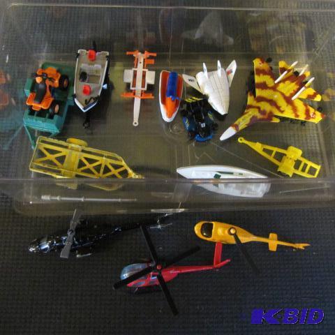 lot 250 image: Cast & Plastic Toys