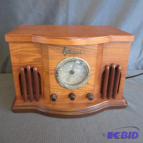 lot 26 image: Crosley AMFMCD Player