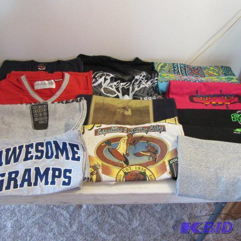 lot 299 image: Mens T-Shirts