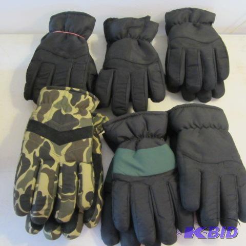 lot 318 image: Ski Gloves