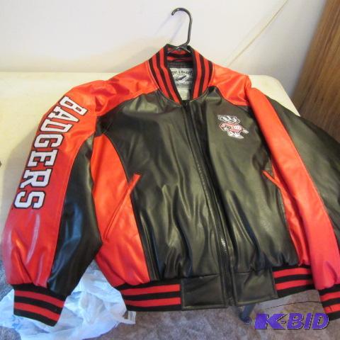 lot 324 image: Wisconsin Badgers Jacket