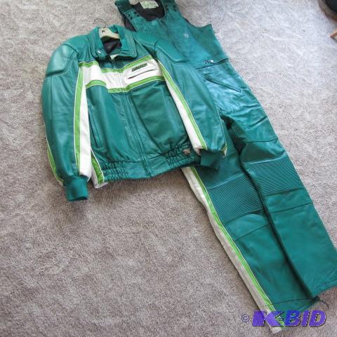 lot 327 image: Vintage Arctic Cat Leather Set