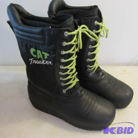 lot 331 image: Arctic Cat Tracker Boots