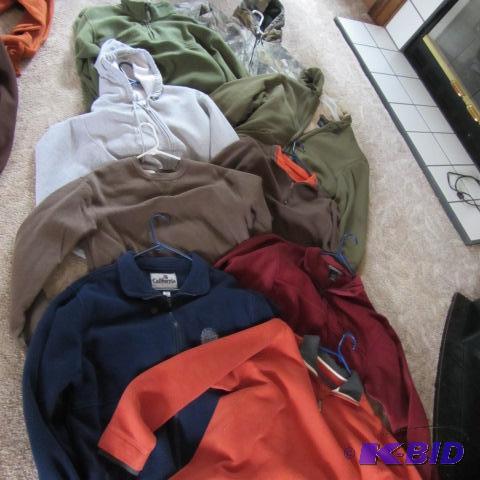 lot 335 image: Mens Sweatshirts