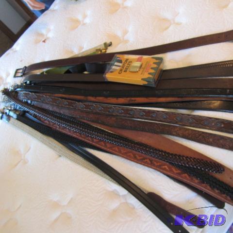 lot 371 image: Mens Belts, Fancy Buckles