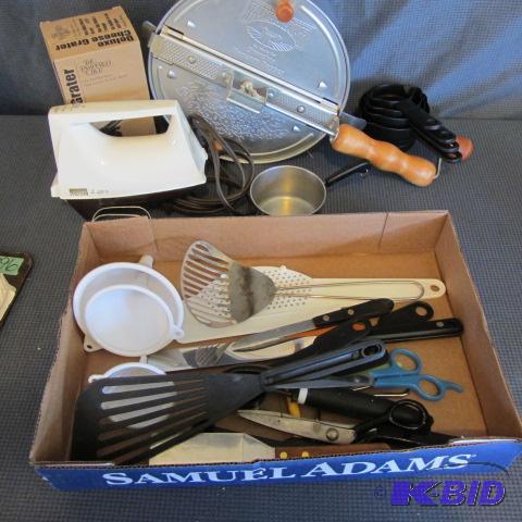 lot 43 image: Popcorn Popper, Utensils