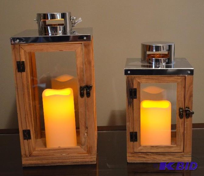 lot 16 image: Wood and metal candleholders with LED candles...