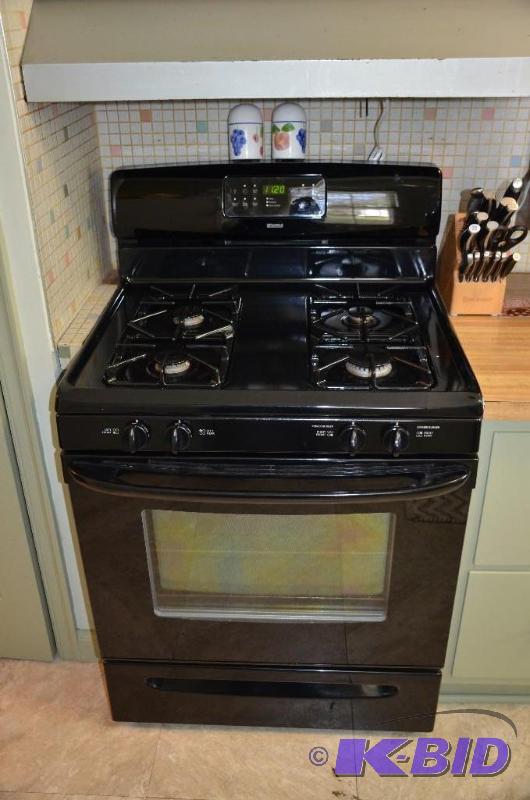 lot 3 image: Kenmore gas oven model 790 currently in use, ...