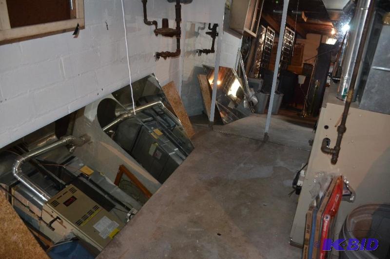 lot 46 image: 4 mirrors - rectangle mirror 71X35, rectangle...