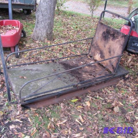 lot 11 image: Metal Tow Sled