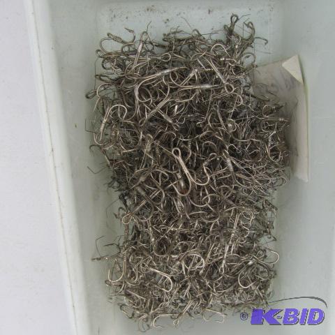 lot 215 image: Weedless Treble Hooks