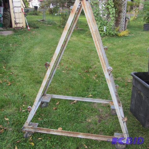 lot 282 image: Wire Spool Rack