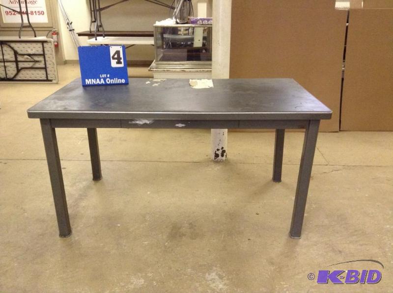 lot 4 image: 3-M Co.Art Metal Work Table