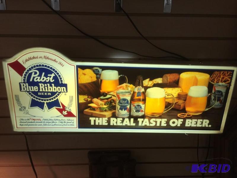 lot 11 image: Pabst Blue Ribbon Light Up Beer Sign