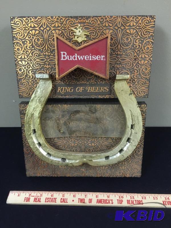 lot 16 image: Budweiser King of Beers Plastic Sign