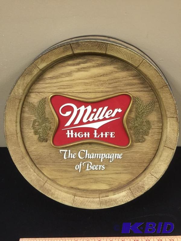lot 17 image: Miller High Life Plastic Barrel Sign