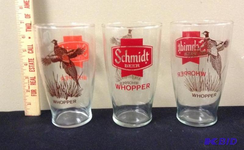 lot 46 image: 3 Schmidt Beer Whopper Pheasant Glasses