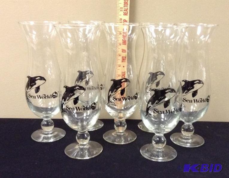 lot 47 image: 7 Sea World Shamoo Hurricane Glasses