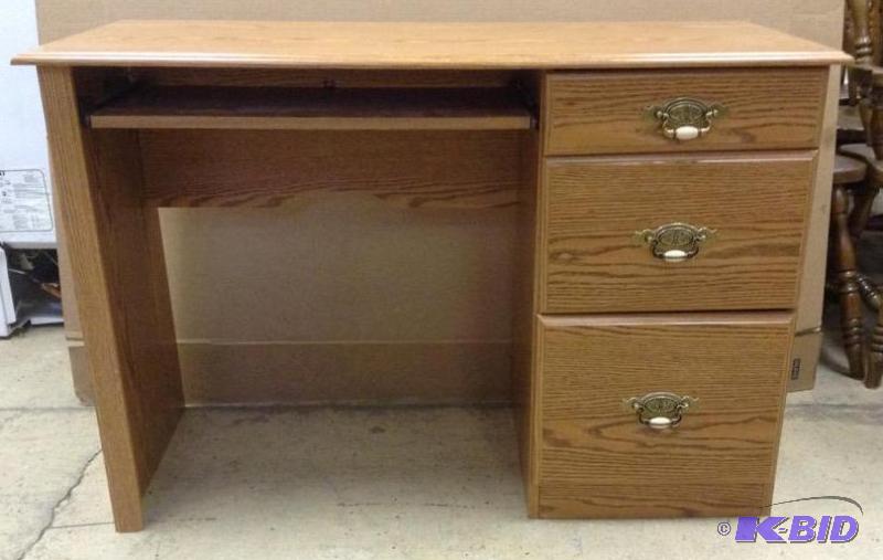 lot 77 image: Sauder 3 Drawer Computer Desk