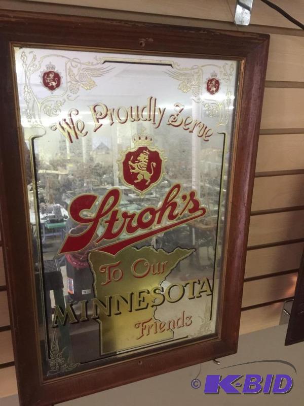 lot 8 image: Strohs Beer Mirror