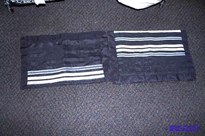 2 Pillow Shams