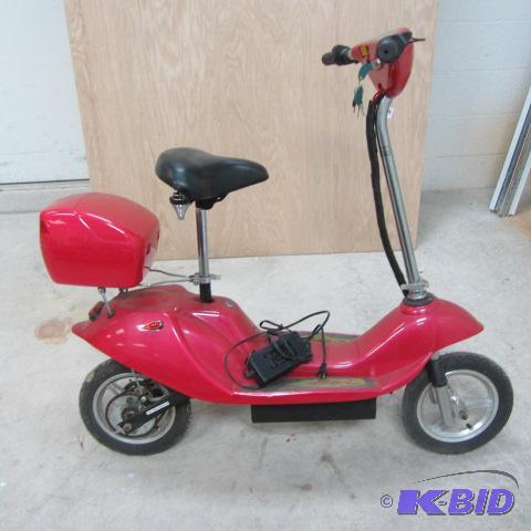 lot 10 image: Pro Electric Scooter