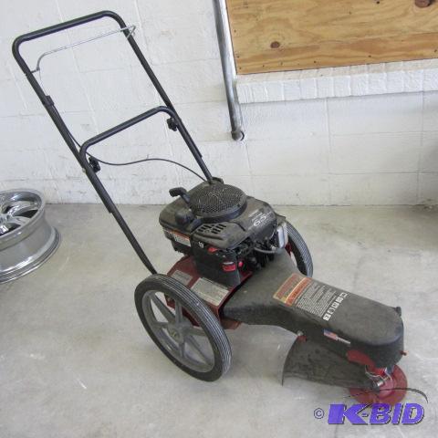 lot 17 image: Swisher Trim Max Trimmer