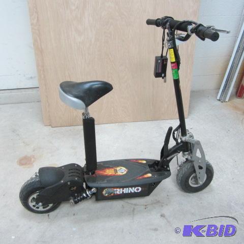 lot 8 image: Rhino Electric Scooter
